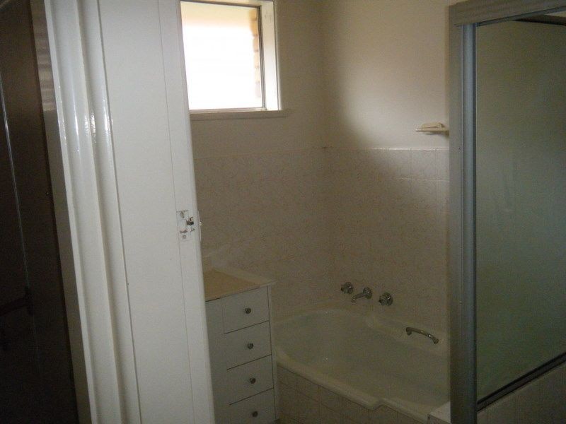 27 Erwin Street, Tamworth NSW 2340