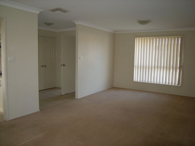 6 Stanley Close, Westdale NSW 2340