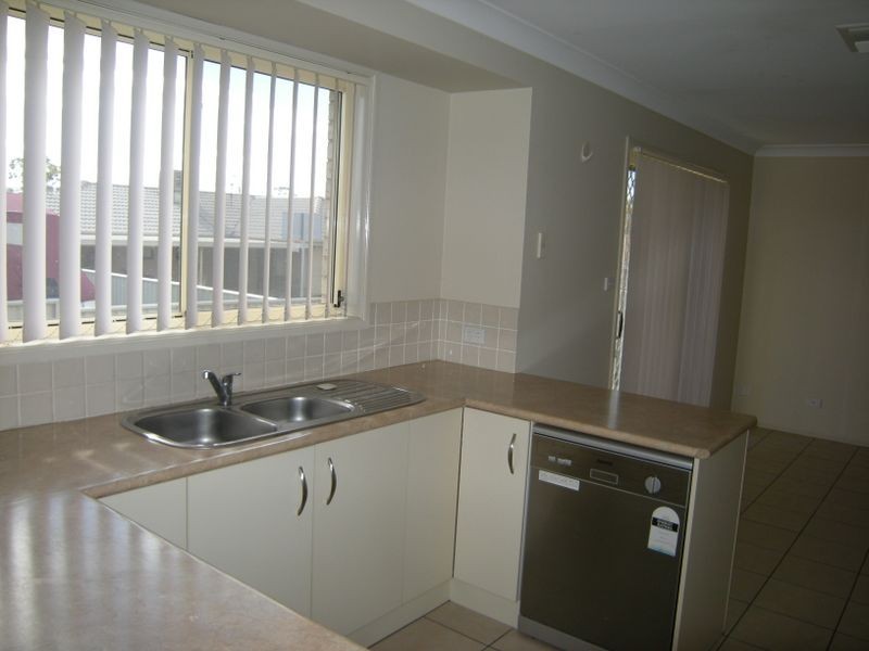 6 Stanley Close, Westdale NSW 2340