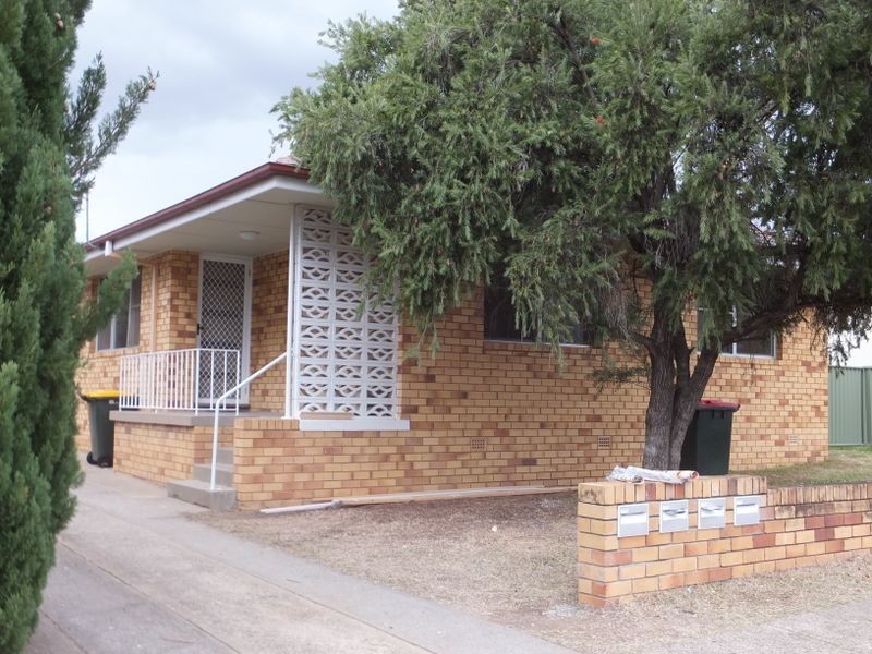 2/88 Denison Street, Tamworth NSW 2340