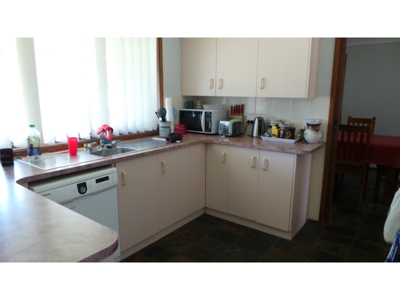 10 Yangoora Street, Tamworth NSW 2340