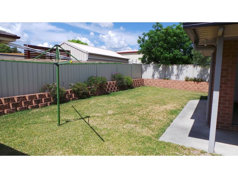 2/2 Minimbah Close, Tamworth NSW 2340
