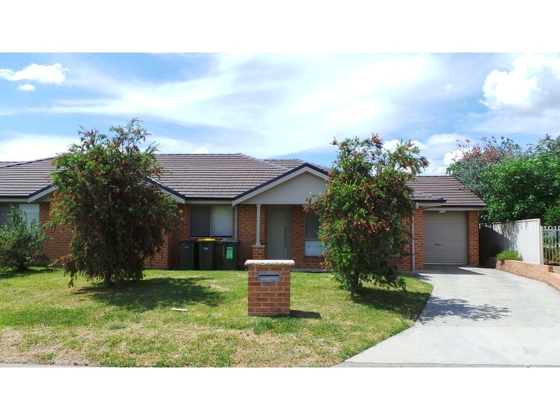 2/2 Minimbah Close, Tamworth NSW 2340