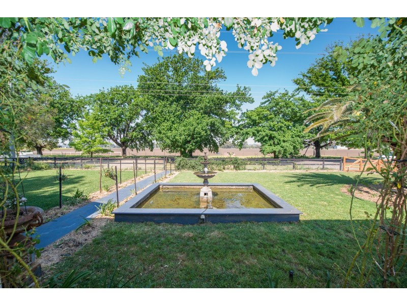 4 King George Avenue, Tamworth NSW 2340