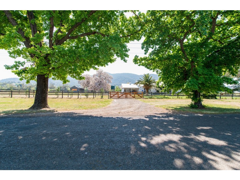 4 King George Avenue, Tamworth NSW 2340