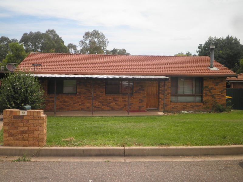 13 Angela Street, East Tamworth NSW 2340