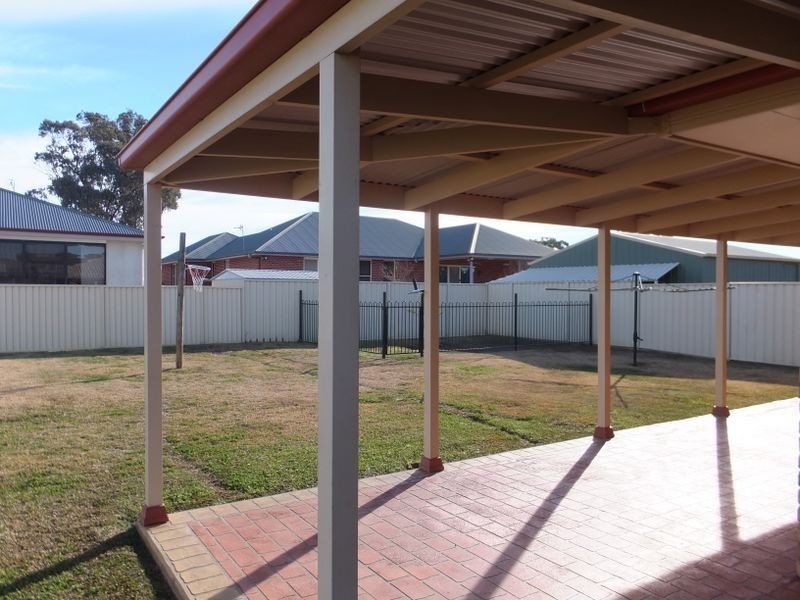 61 Gregnorman Drive, Tamworth NSW 2340