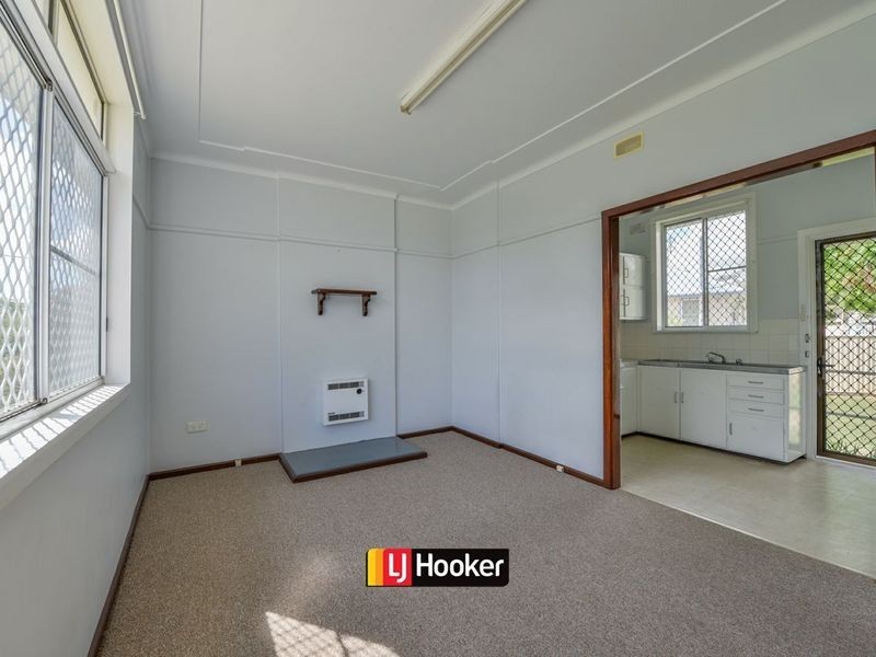 12 Thompson Crescent, Tamworth NSW 2340