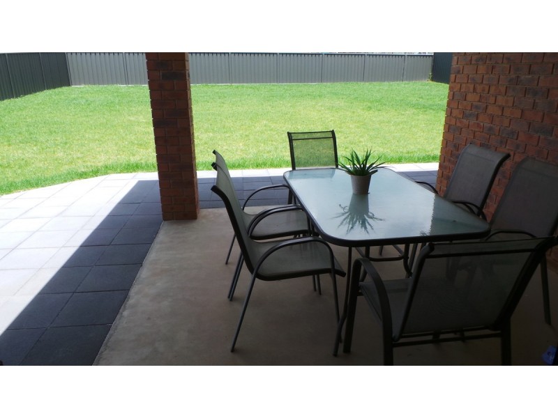 11 Wagtail Close, Tamworth NSW 2340