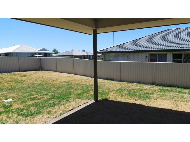 15 Mckinlay Place, Tamworth NSW 2340