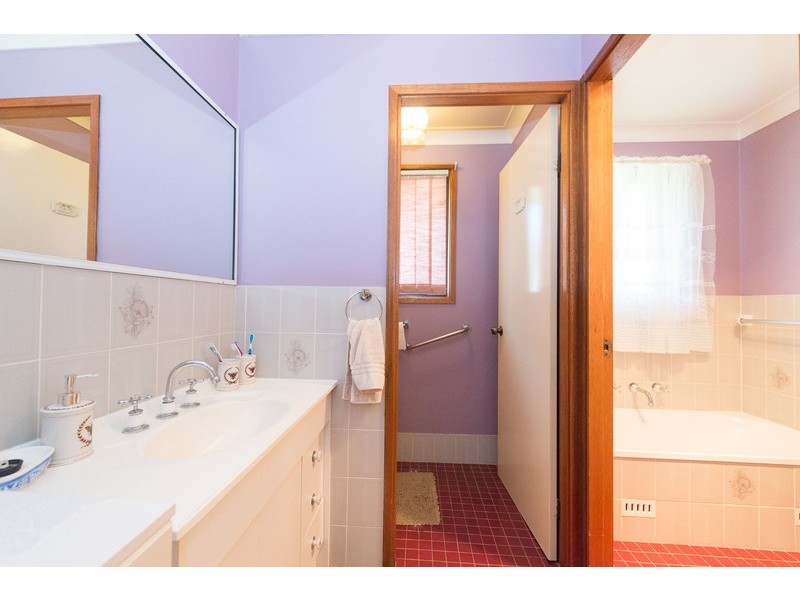 16 Dewhurst Street, West Tamworth NSW 2340