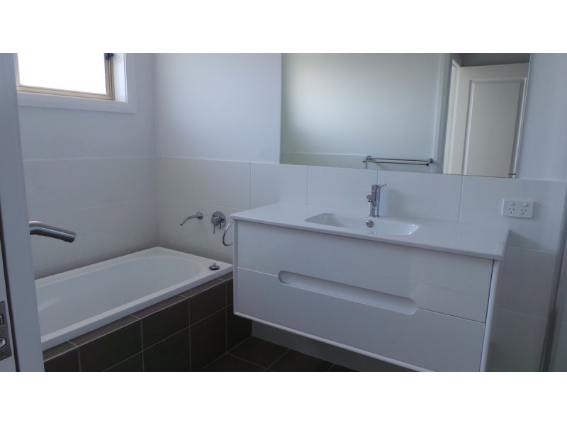 13 Kingham Street, Tamworth NSW 2340