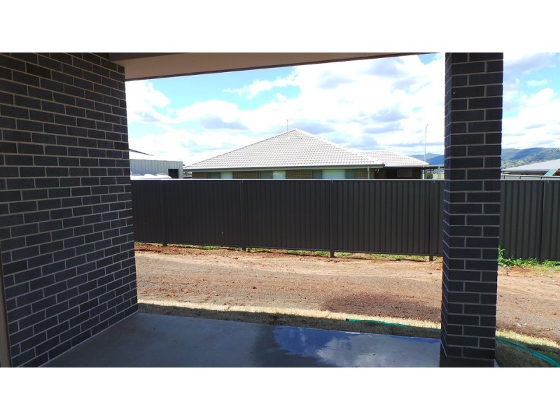 13 Kingham Street, Tamworth NSW 2340