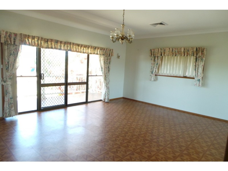 9 Caloola Street, Tamworth NSW 2340
