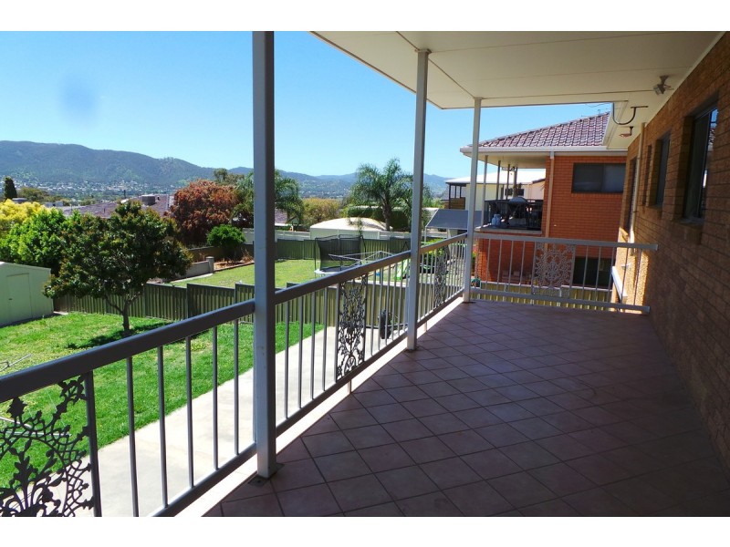 9 Caloola Street, Tamworth NSW 2340
