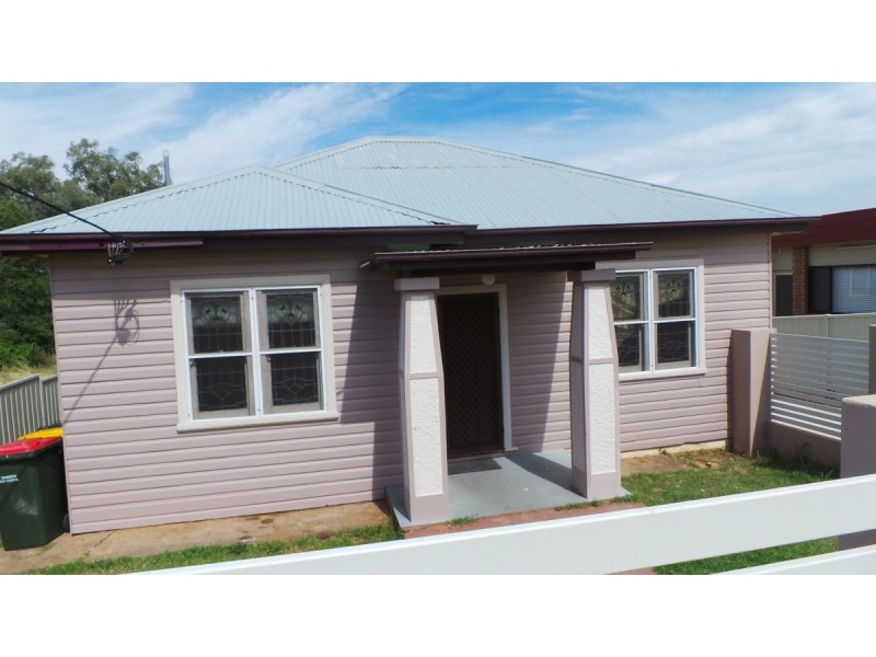 4 Cohen Street, Tamworth NSW 2340