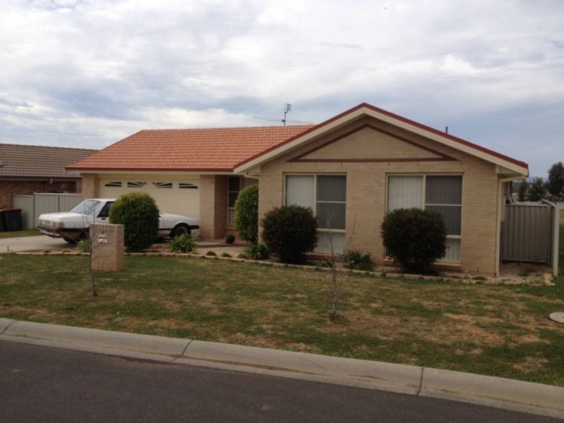 15 Burdekin Place, Tamworth NSW 2340