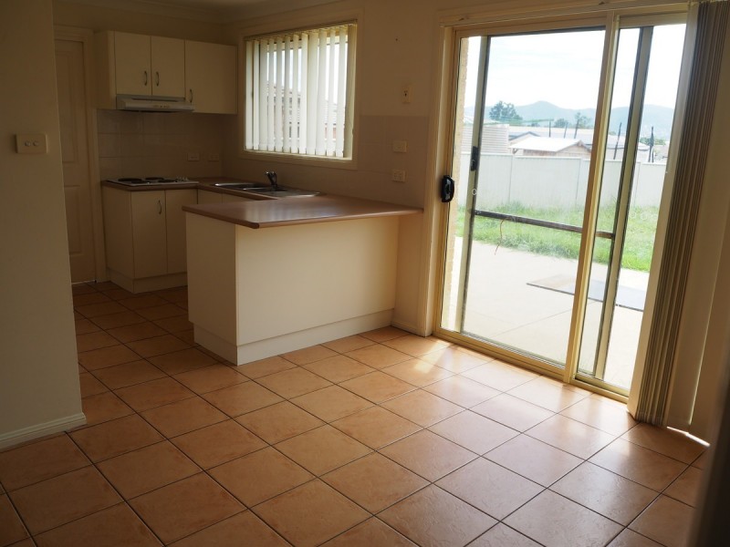 15 Burdekin Place, Tamworth NSW 2340