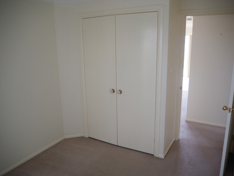15 Burdekin Place, Tamworth NSW 2340