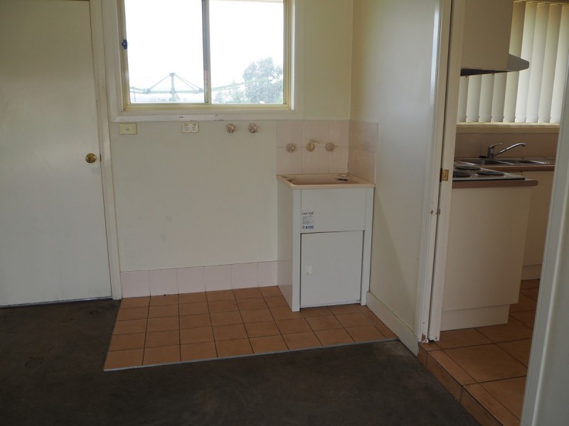 15 Burdekin Place, Tamworth NSW 2340