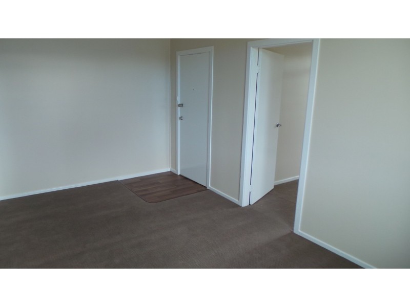 11 Thompson Crescent, Tamworth NSW 2340