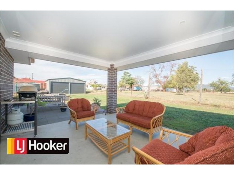 30 Gilbert Drive, Tamworth NSW 2340