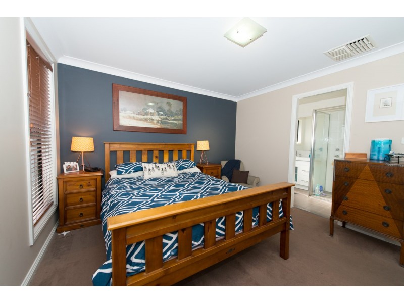 30 Gilbert Drive, Tamworth NSW 2340