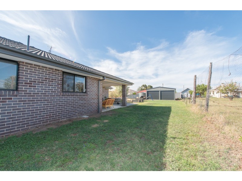 30 Gilbert Drive, Tamworth NSW 2340
