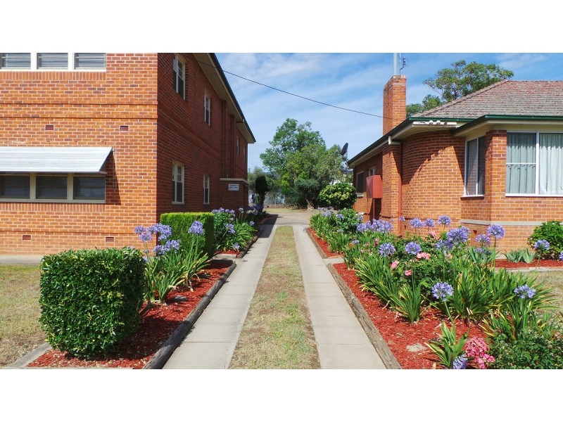 100-102 Belmore Street, Tamworth NSW 2340