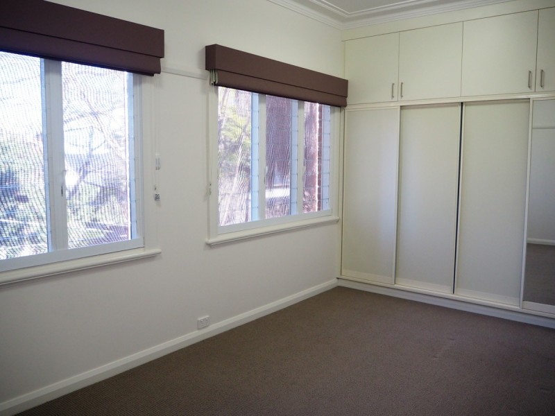 1 Douglas Avenue, Tamworth NSW 2340