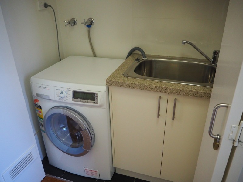 1 Douglas Avenue, Tamworth NSW 2340