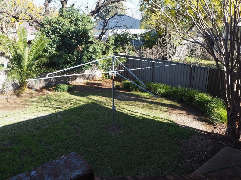 1 Douglas Avenue, Tamworth NSW 2340