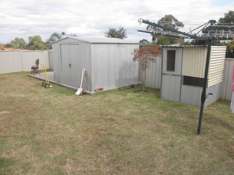 42 Southview Street, West Tamworth NSW 2340