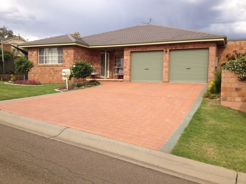 8 Cleary Drive, Tamworth NSW 2340
