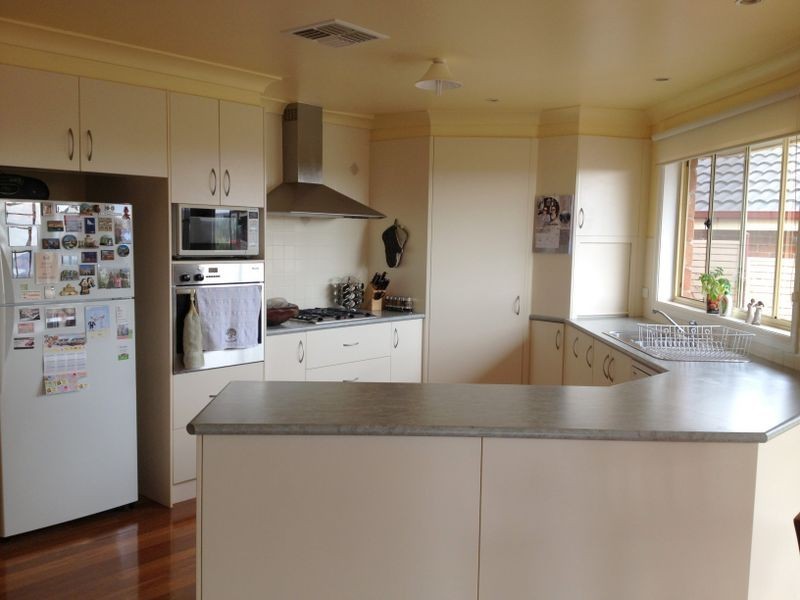 8 Cleary Drive, Tamworth NSW 2340