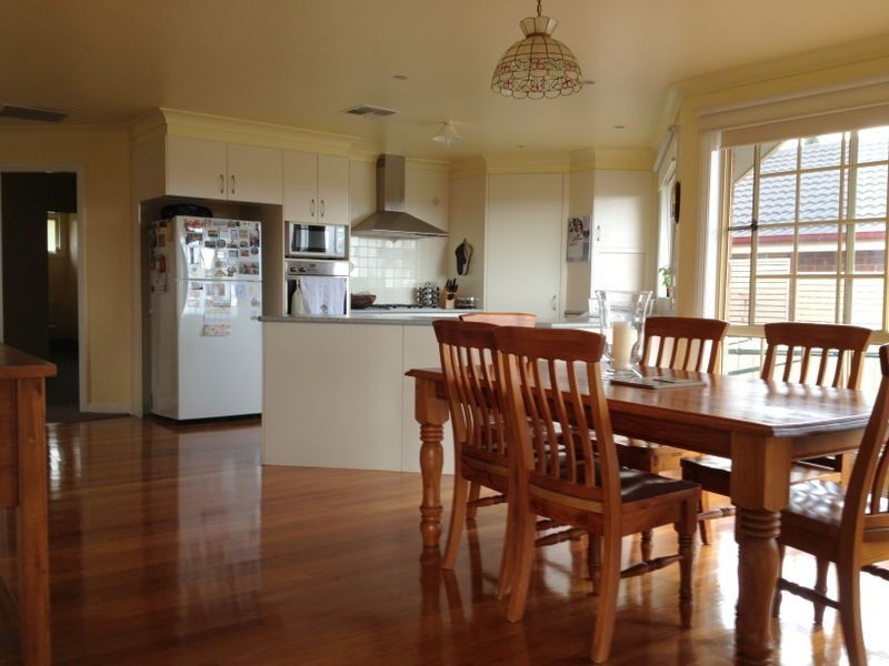 8 Cleary Drive, Tamworth NSW 2340