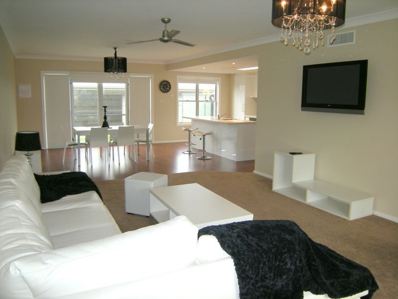 5 Boulevard Place, Hillvue NSW 2340