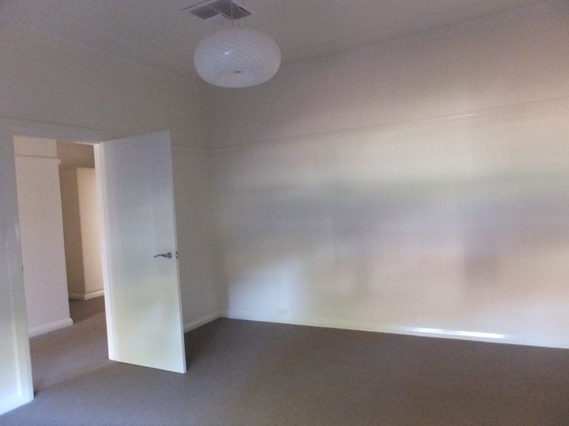 1 Douglas Avenue, Tamworth NSW 2340