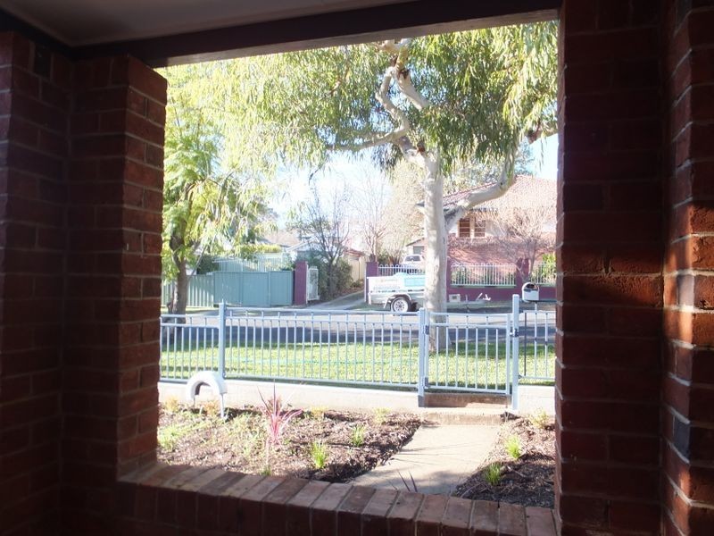 1 Douglas Avenue, Tamworth NSW 2340