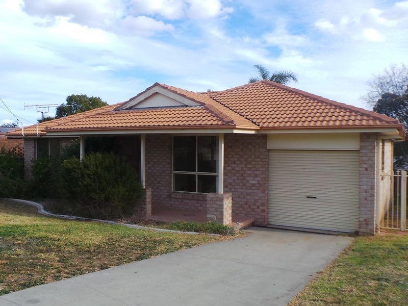 21 Glengarvin Drive, Tamworth NSW 2340