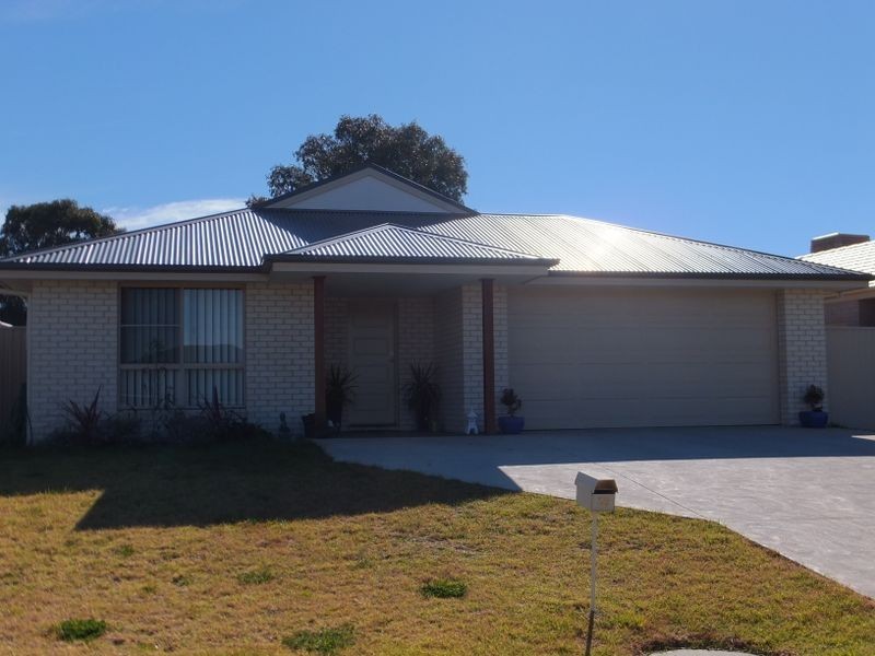 32 Nowland Cresent, Tamworth NSW 2340