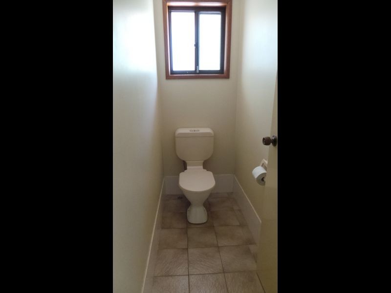 1/18 Charles coxen Close, Tamworth NSW 2340