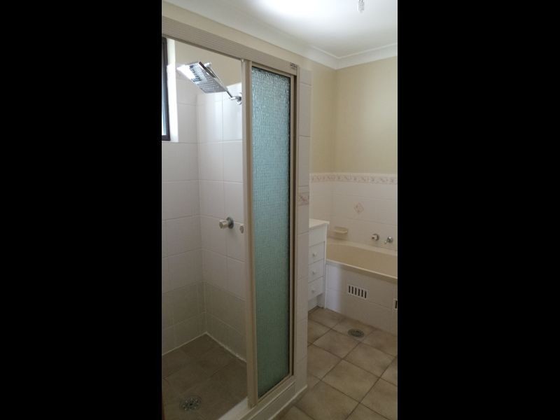 1/18 Charles coxen Close, Tamworth NSW 2340