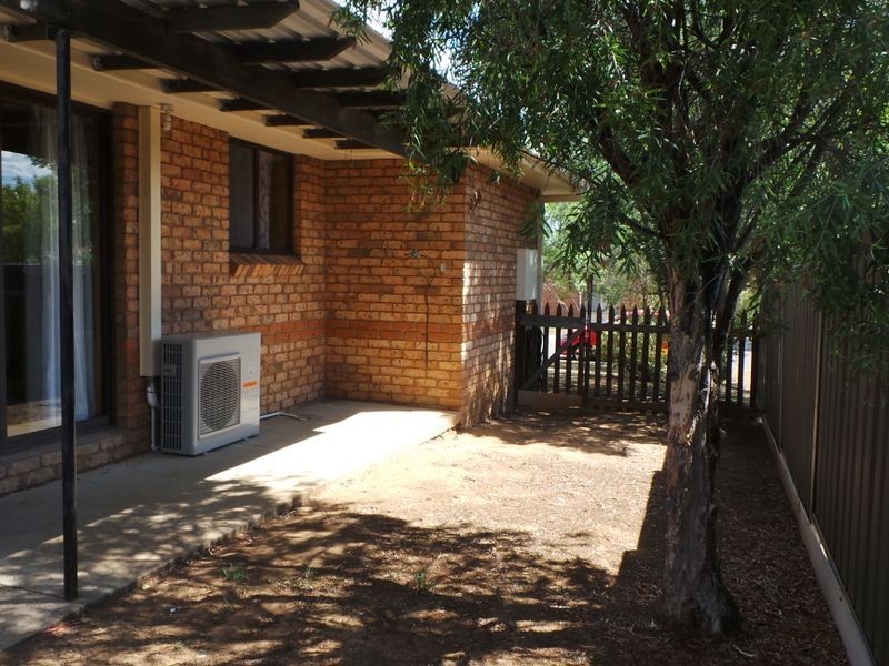 1/18 Charles coxen Close, Tamworth NSW 2340