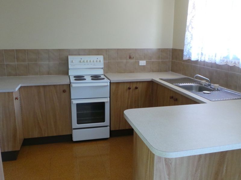 1/18 Charles coxen Close, Tamworth NSW 2340