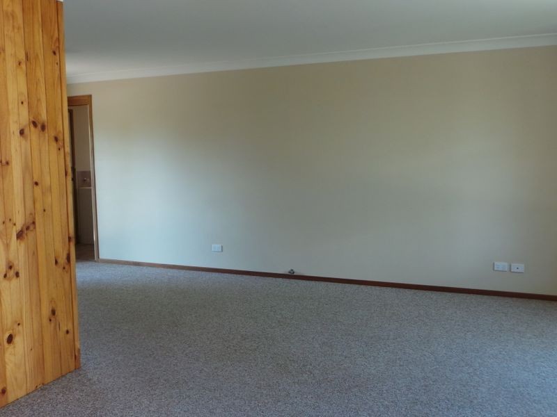 1/18 Charles coxen Close, Tamworth NSW 2340