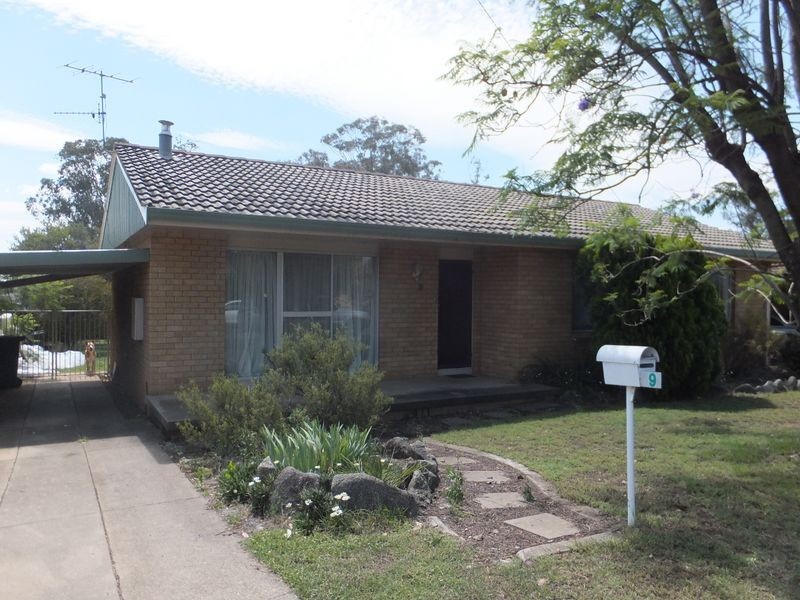 9 Mack Street, Tamworth NSW 2340