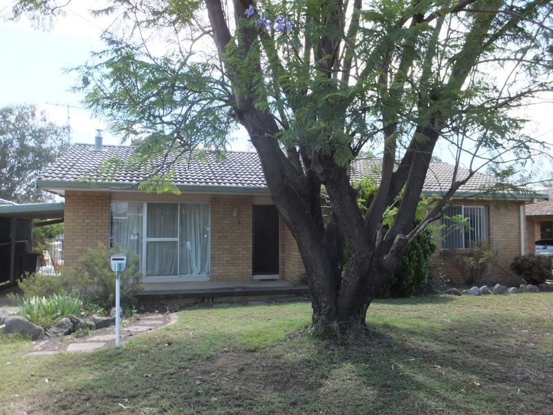 9 Mack Street, Tamworth NSW 2340