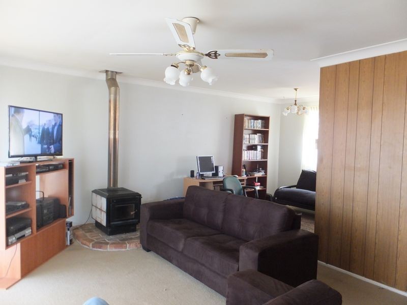 9 Mack Street, Tamworth NSW 2340
