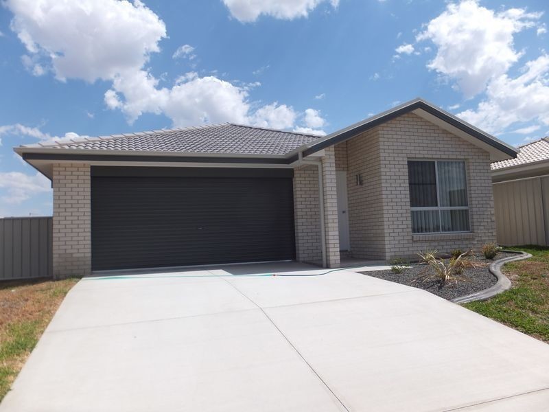 18a Warwick Road, Tamworth NSW 2340
